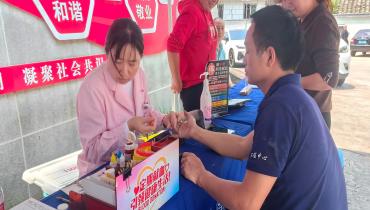 为爱挽袖 无偿献血 | 思嘉踊跃参与志愿献血活动